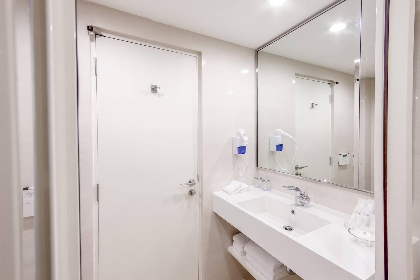 Mandarin-Hotel-Managed-By-Centre-Point-Room-22