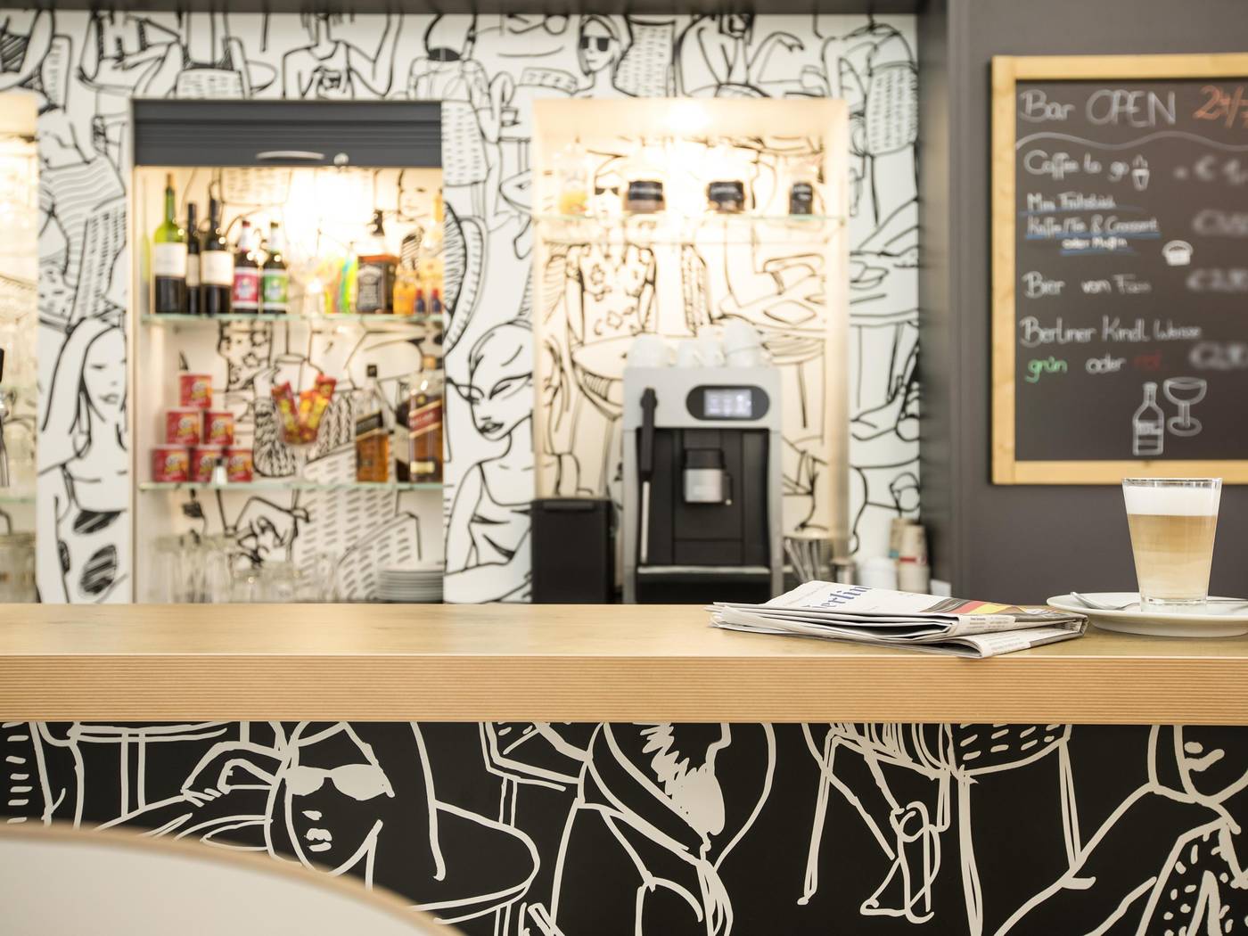 ibis-Berlin-City-Sud-Bar-22