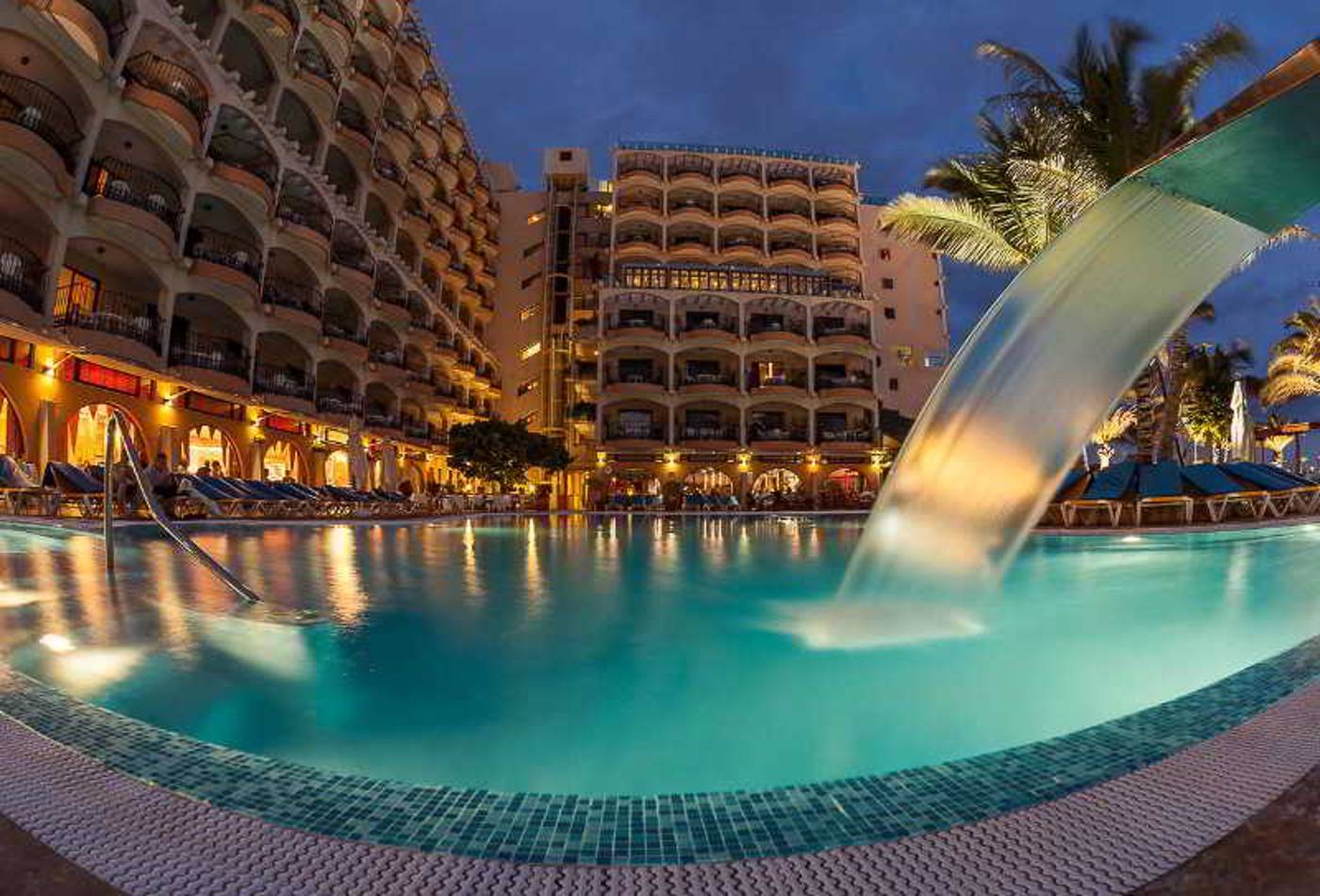 Bull-Dorado-Beach---Spa-Pool-4