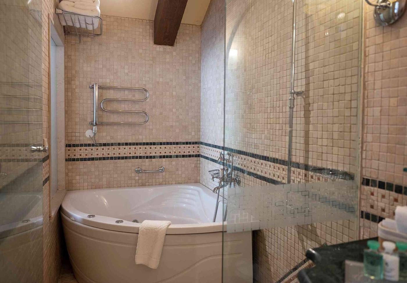 The-Pucic-Palace-Room-25