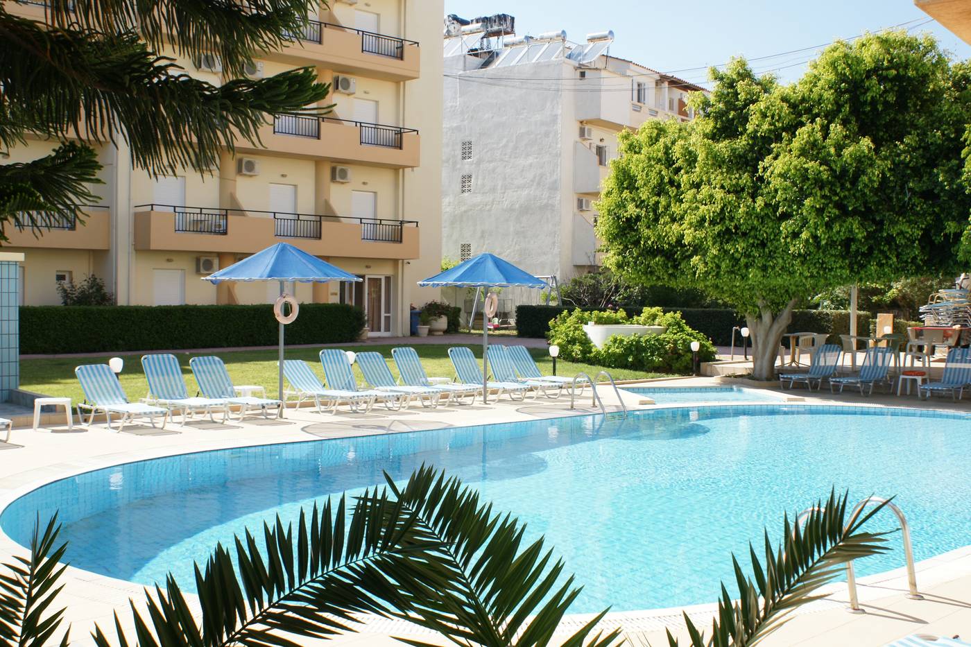Castro-Hotel-Pool-1