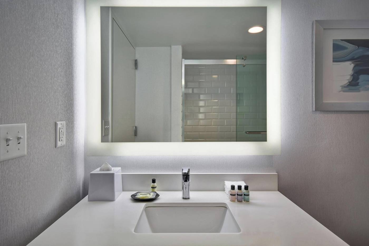 Crowne-Plaza-Boston-Newton-Hotel-Room-37