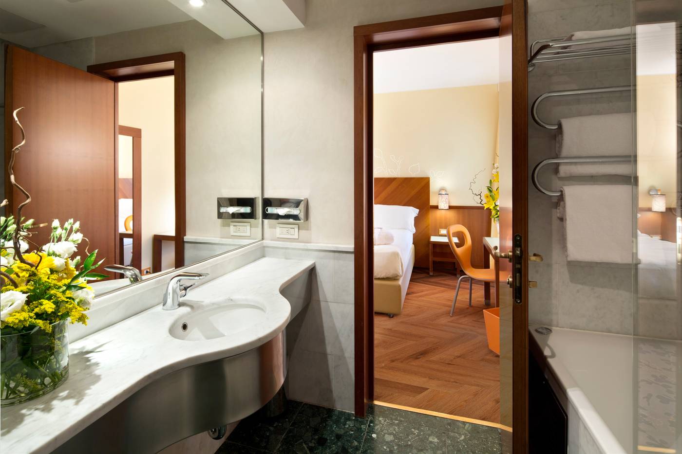 Unahotels--Mediterraneo-Milano-Room-13
