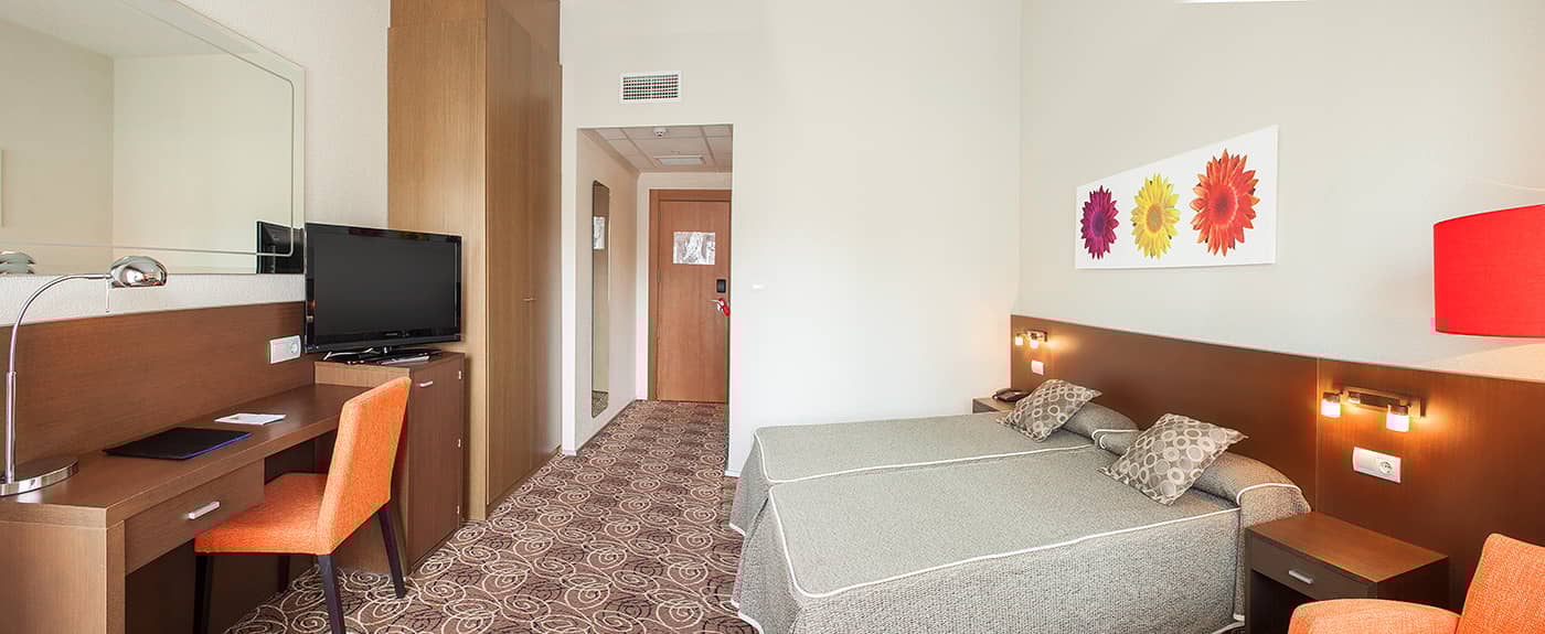 RH-Royal-Only-Adults-Room-13