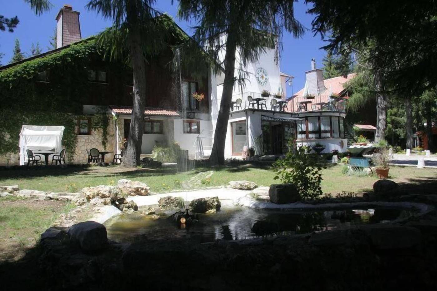 LH Albergo Paradiso-Italy-PESCASSEROLI-General view-6