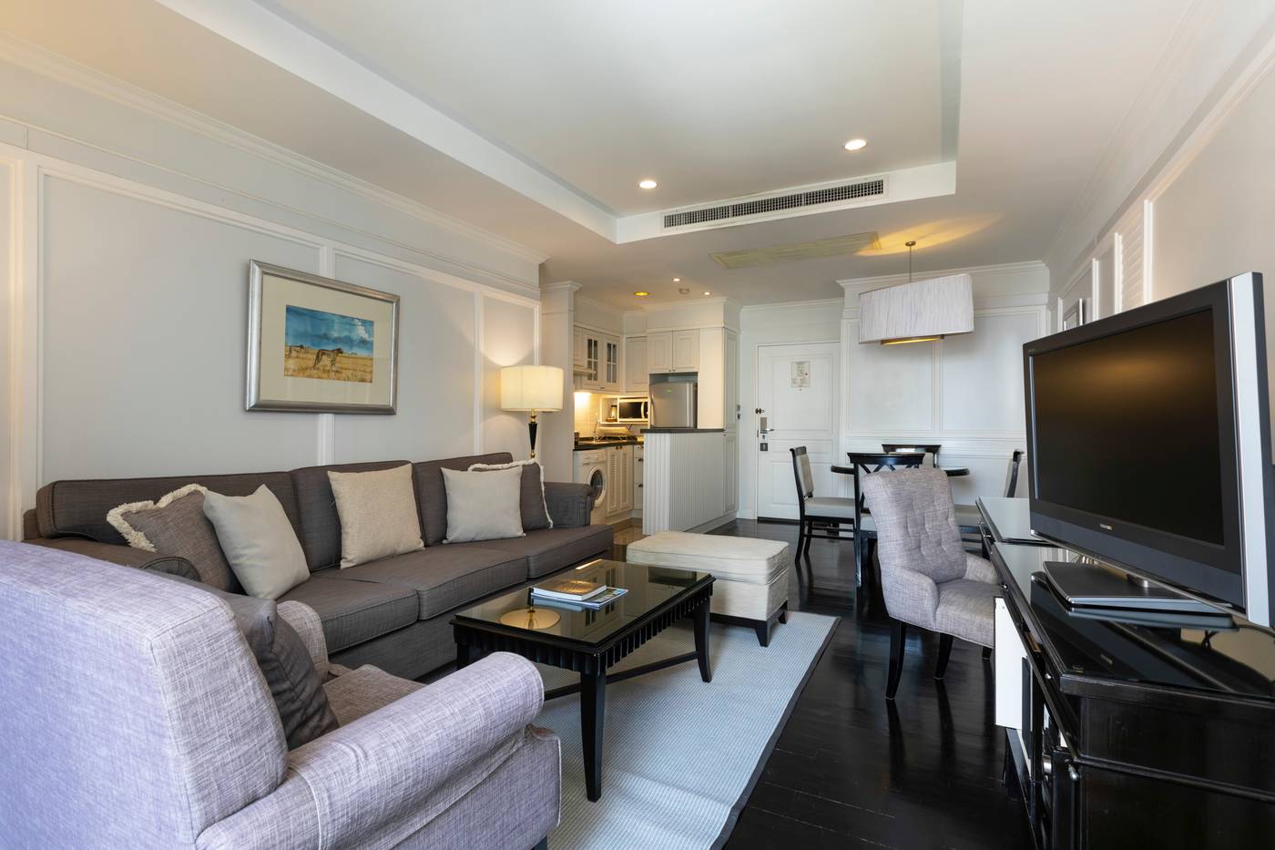 Cape-House-Langsuan-Room-16