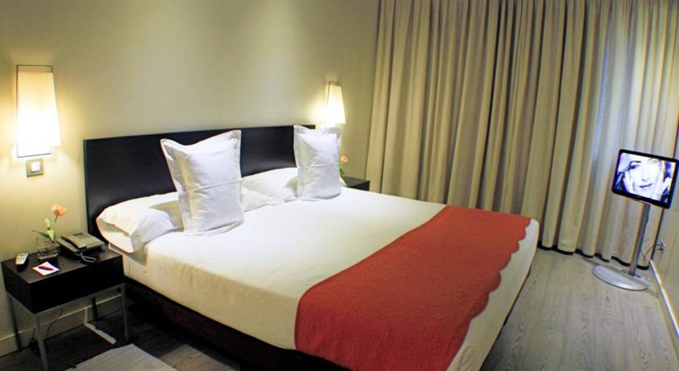 Suites-Viena-Plaza-de-Espa----a-Room-20