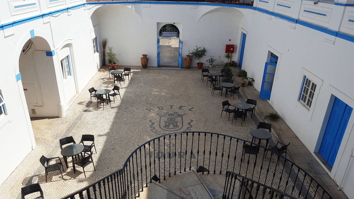 Hotel-De-Moura-Terrace-16