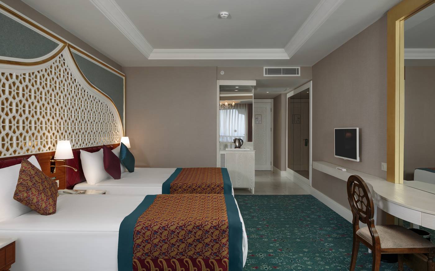 Royal-Taj-Mahal-Room-35