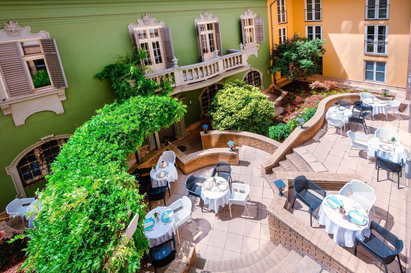 art-otel-Budapest-powered-by-Radisson-Hotels-General-view-2