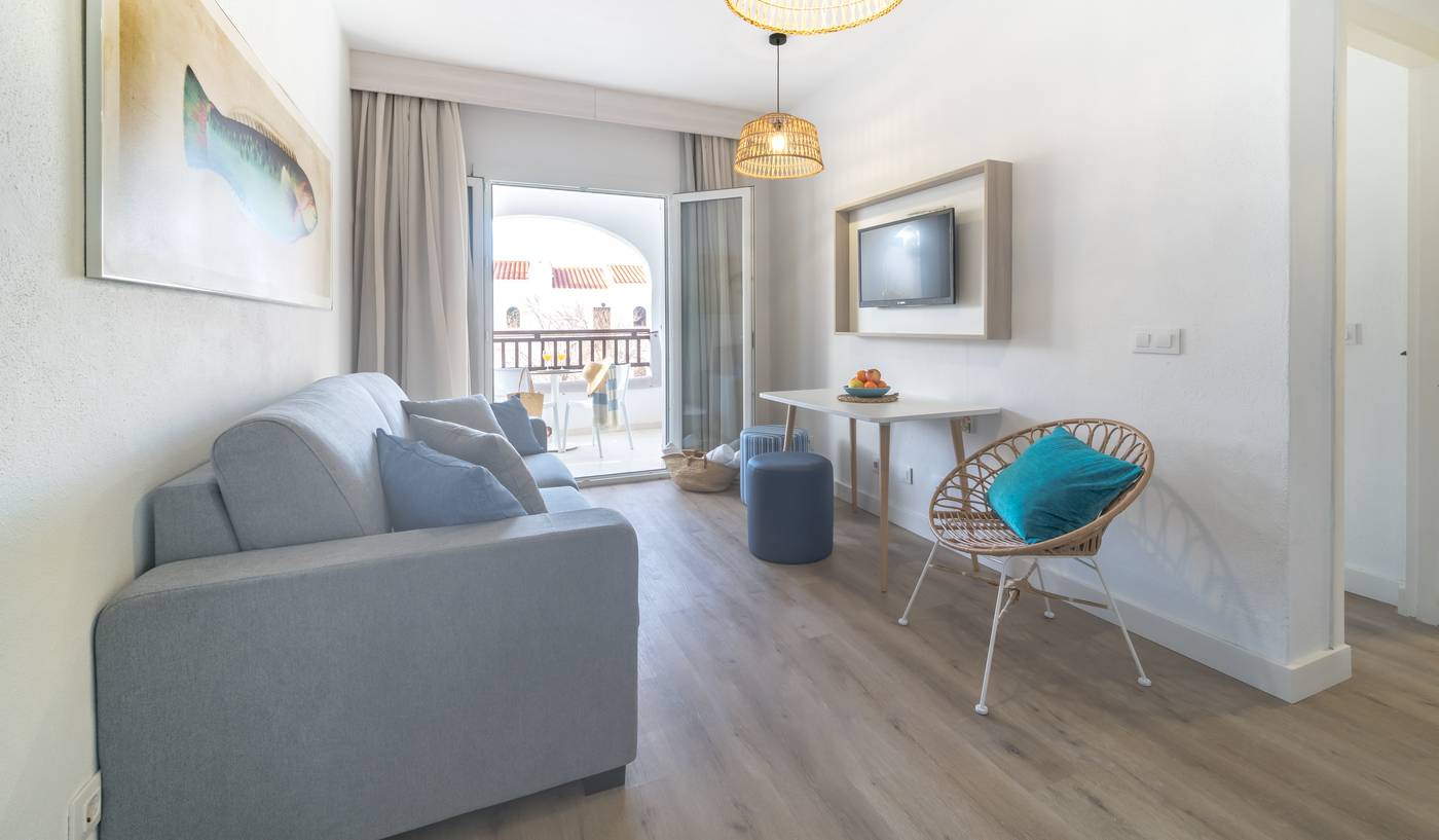 Carema-Club-Resort-Room-24