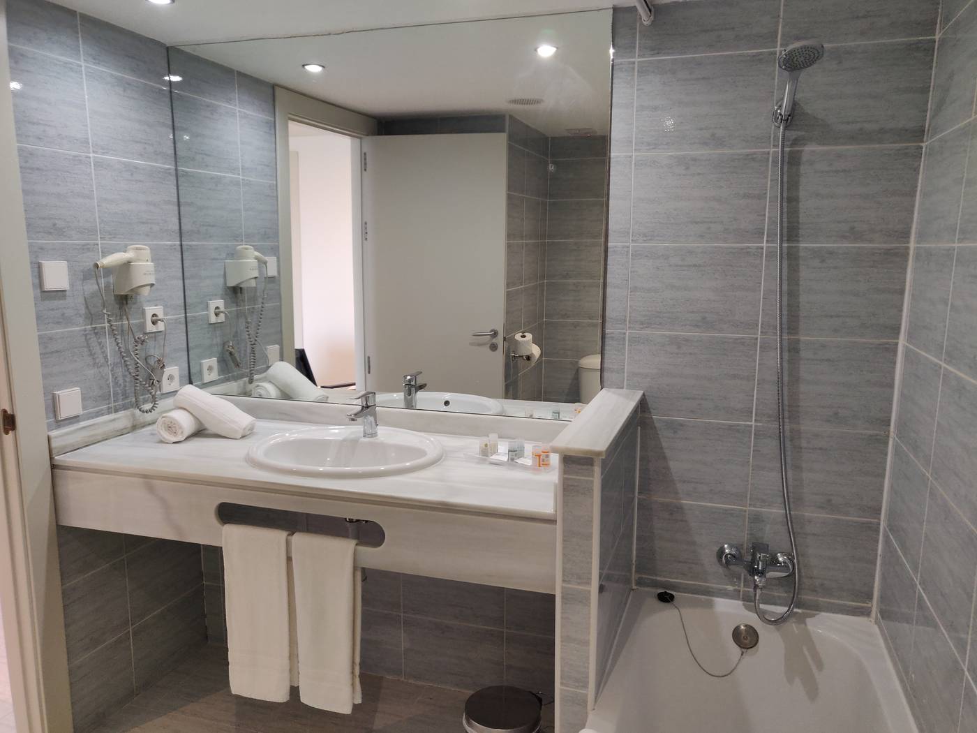 Cabogata-Garden-Room-44