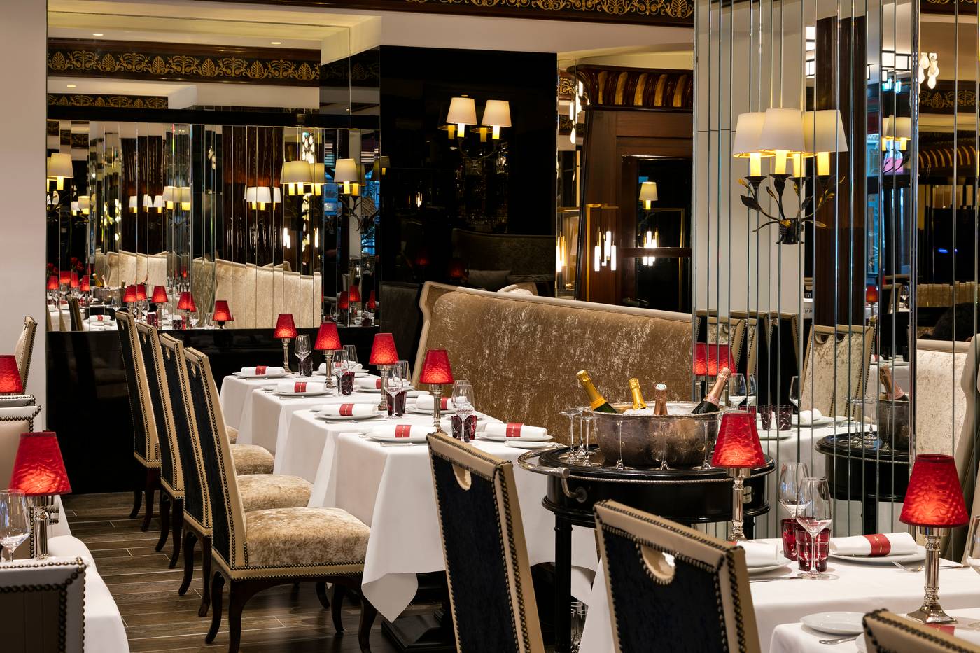 H----tel-Barri----re-Le-Majestic-Cannes-Restaurant-63