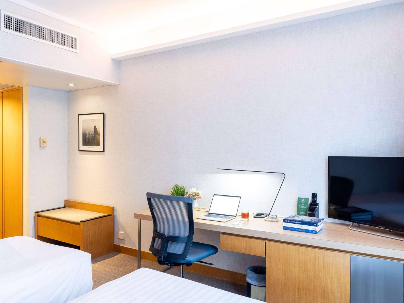 Novotel-Hong-Kong-Century-Room-35