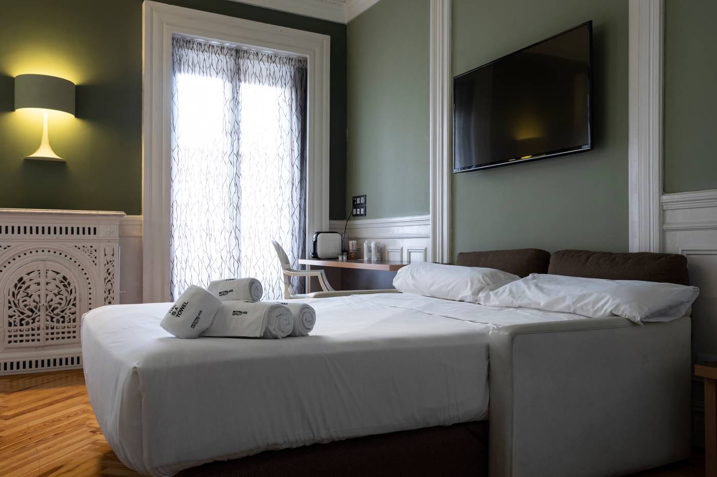 Petit-Palace-Lealtad-Plaza-Room-24