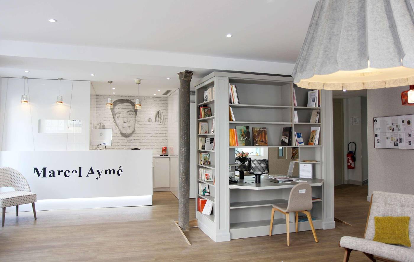 Hotel-Litteraire-Marcel-Ayme--BW-Premier-Collectio-Lobby-6