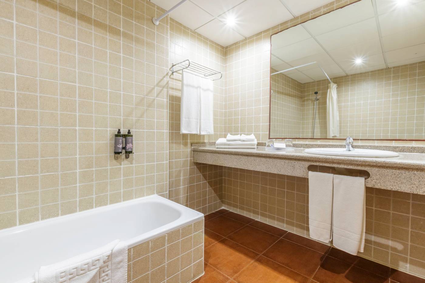 Best-Alcazar-Room-35