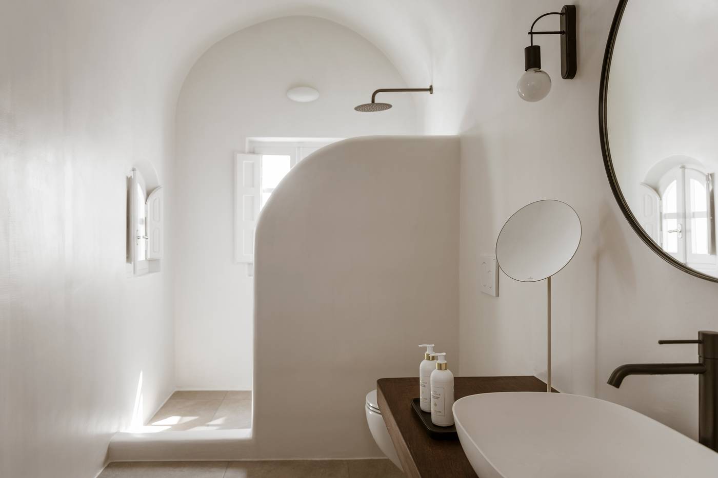 Aqua-Luxury-Suites-Room-62