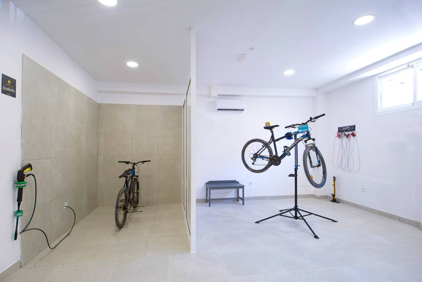 Playasol-Mar----timo-Sports-and-Entertainment-52