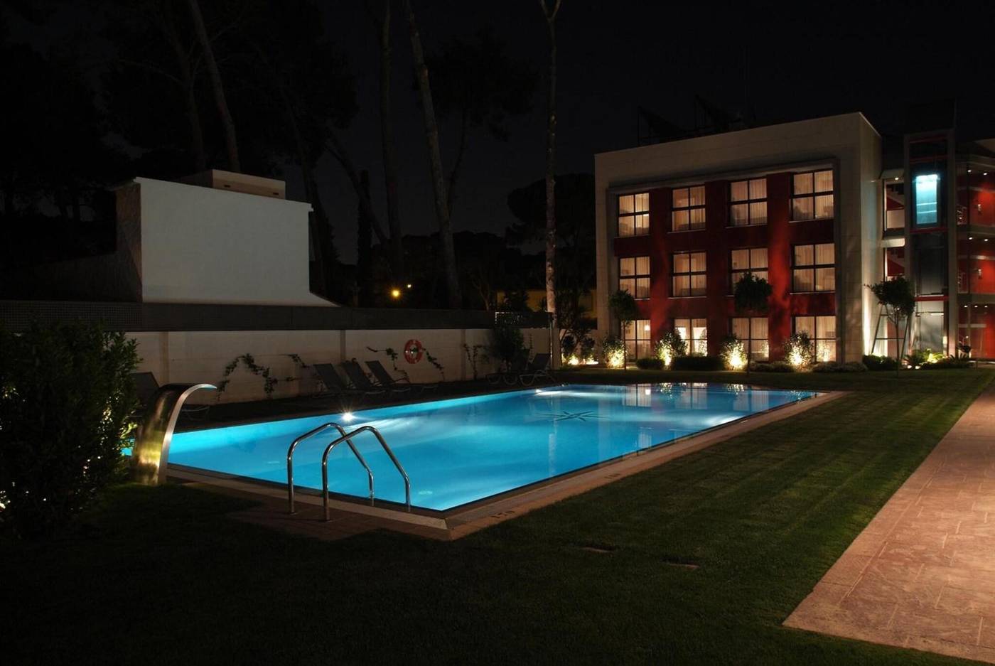 Royal-Marina-Gardens-Pool-12