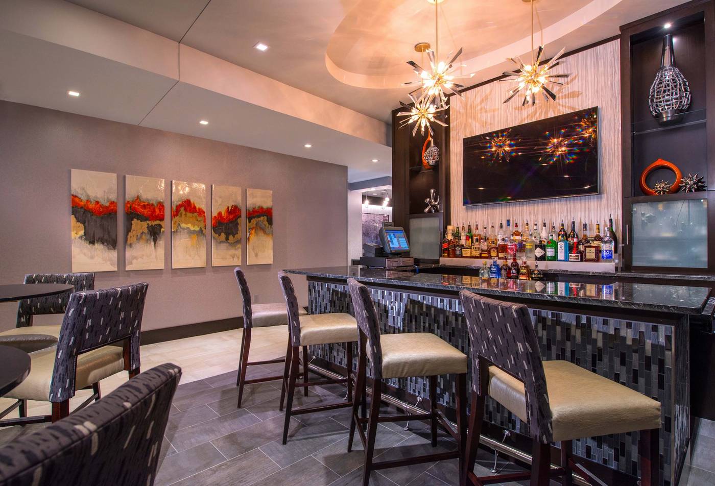 Fairfield-Inn---Suites-Boston-Cambridge-Bar-6