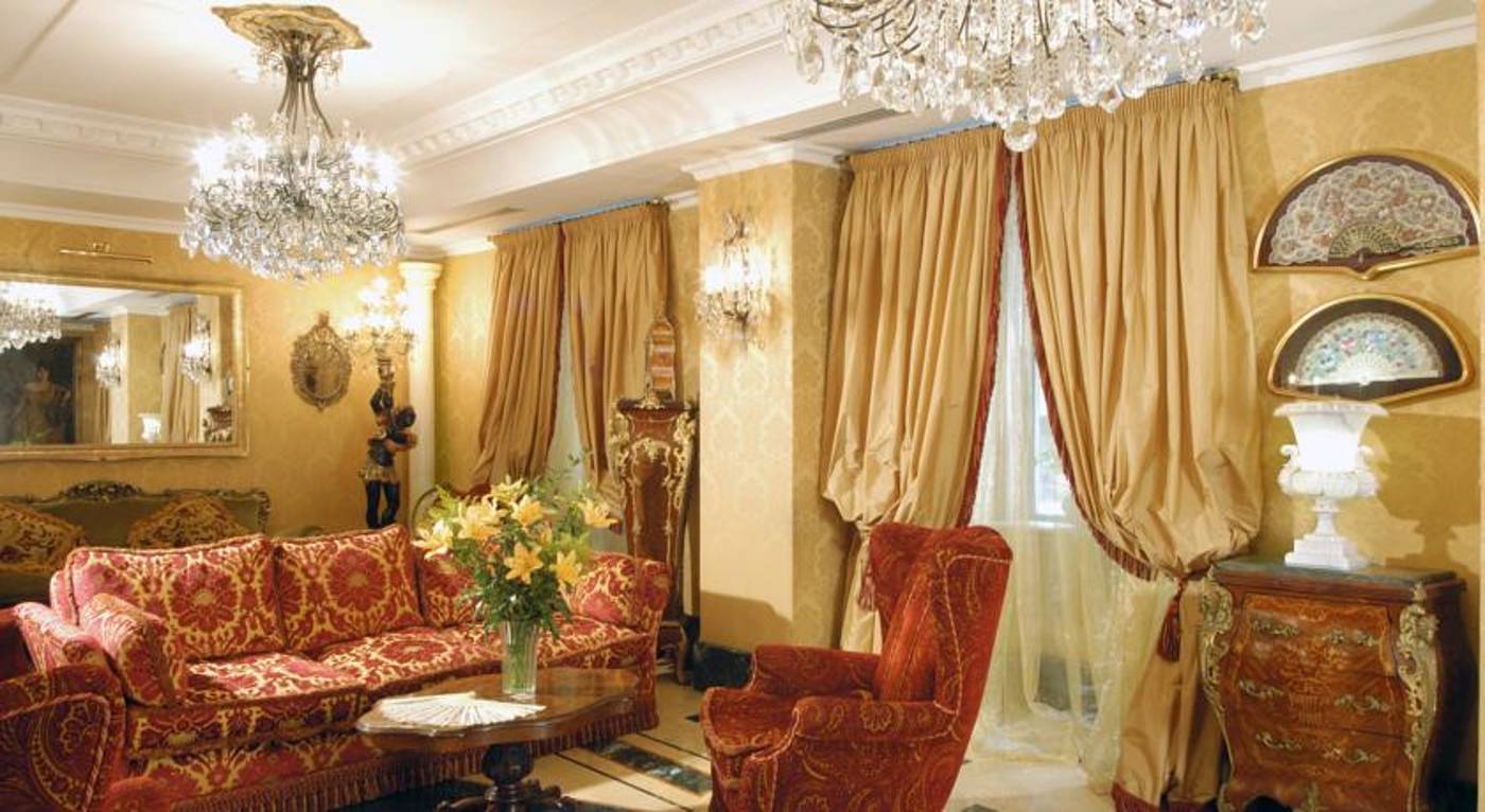 Hotel-Andreotti-Lobby-4