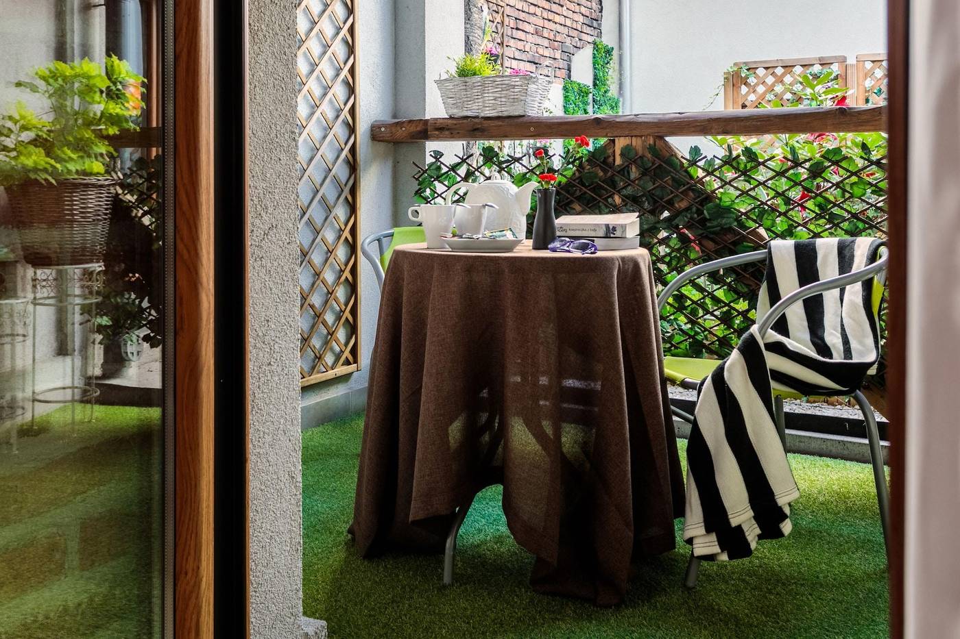 Art---Garden-Residence-Room-60