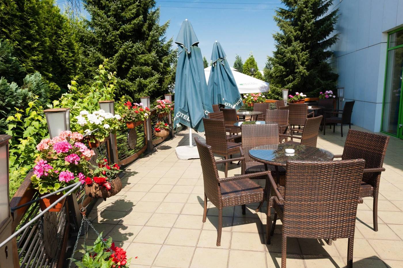 Hotel-Partner-Terrace-35