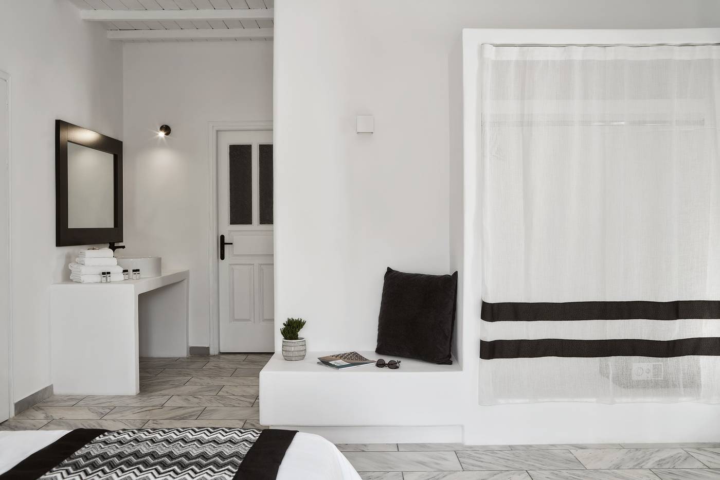 Mr---Mrs-White-Mykonos-Room-41