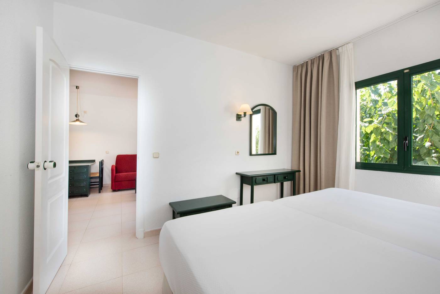 Valentin-Son-Bou-Room-37