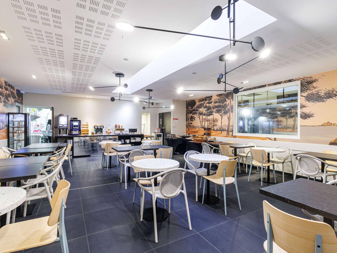 Hipark-Design-Suites-Nice-Restaurant-42