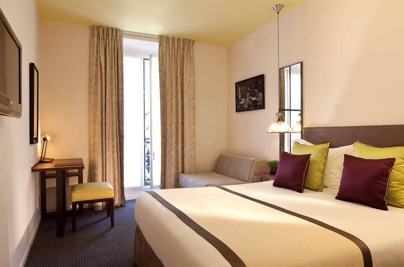 Hotel-Marais-Bastille-Room-16