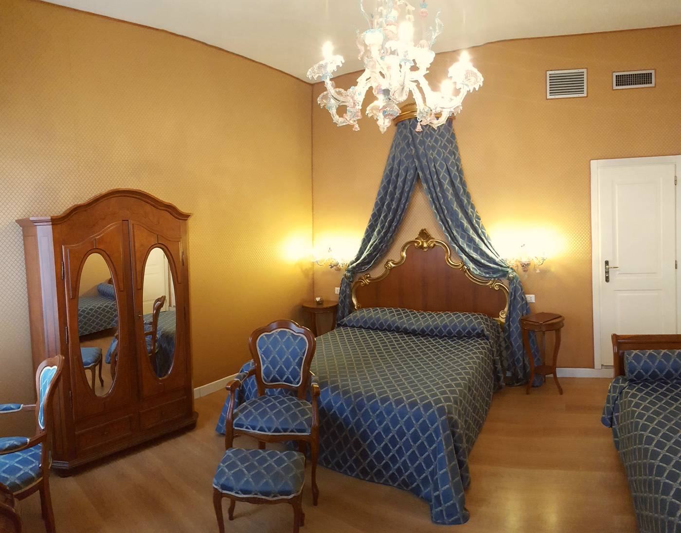 Hotel Locanda Canal-Italy-VENEZIA-Room-7