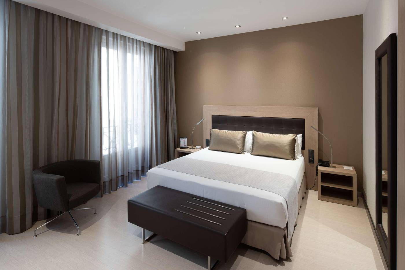 Catalonia-Plaza-Mayor-Room-33