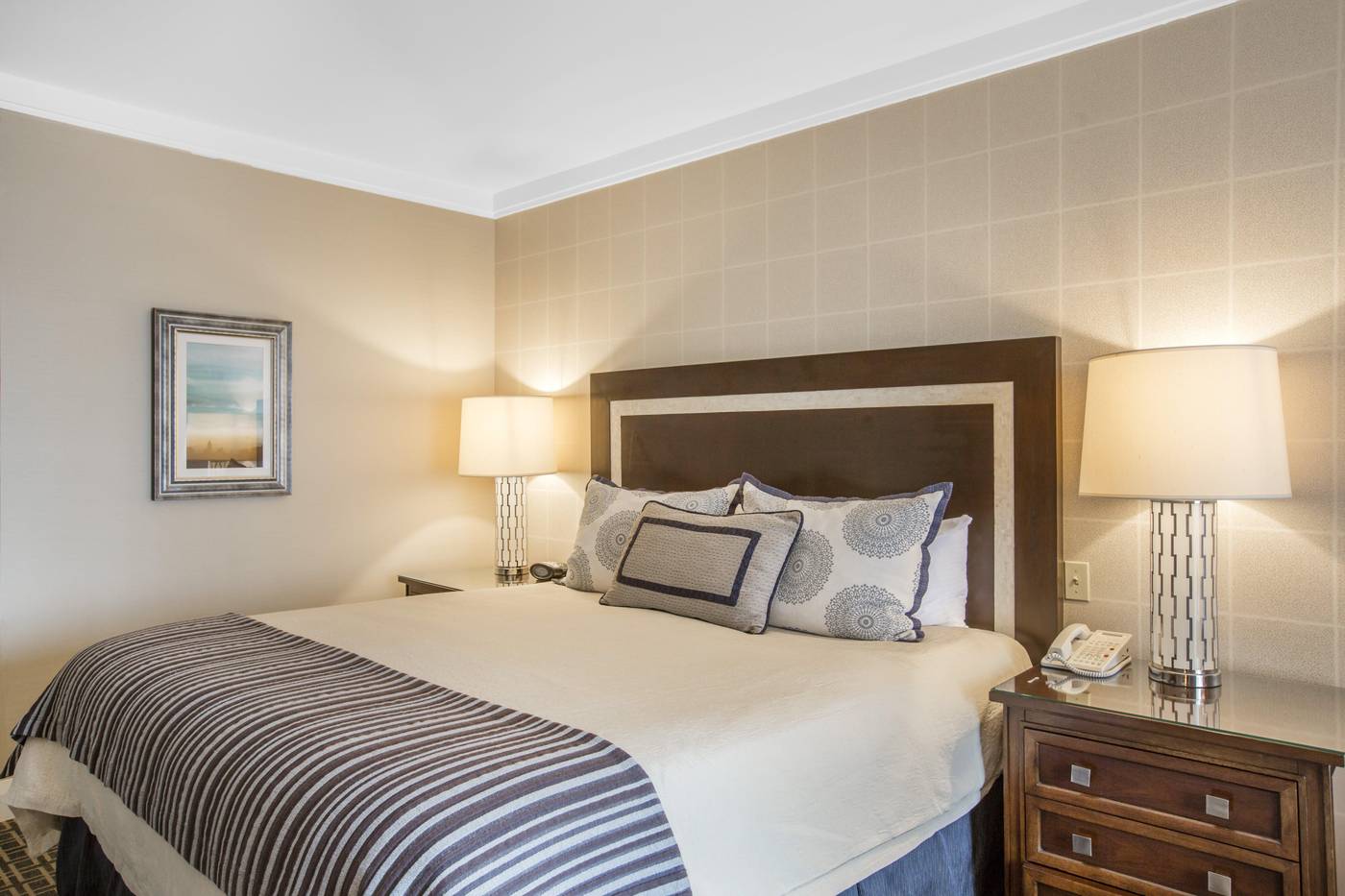 Omni-Los-Angeles-Hotel-at-California-Plaza-Room-36