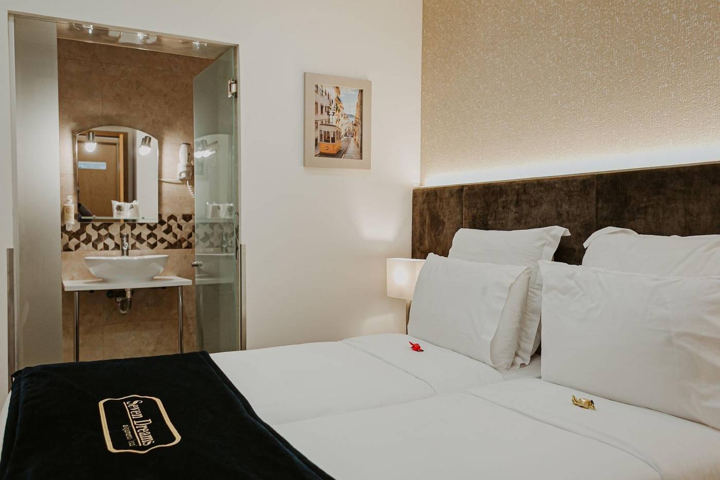 Seven-Dreams-Suites-Room-22