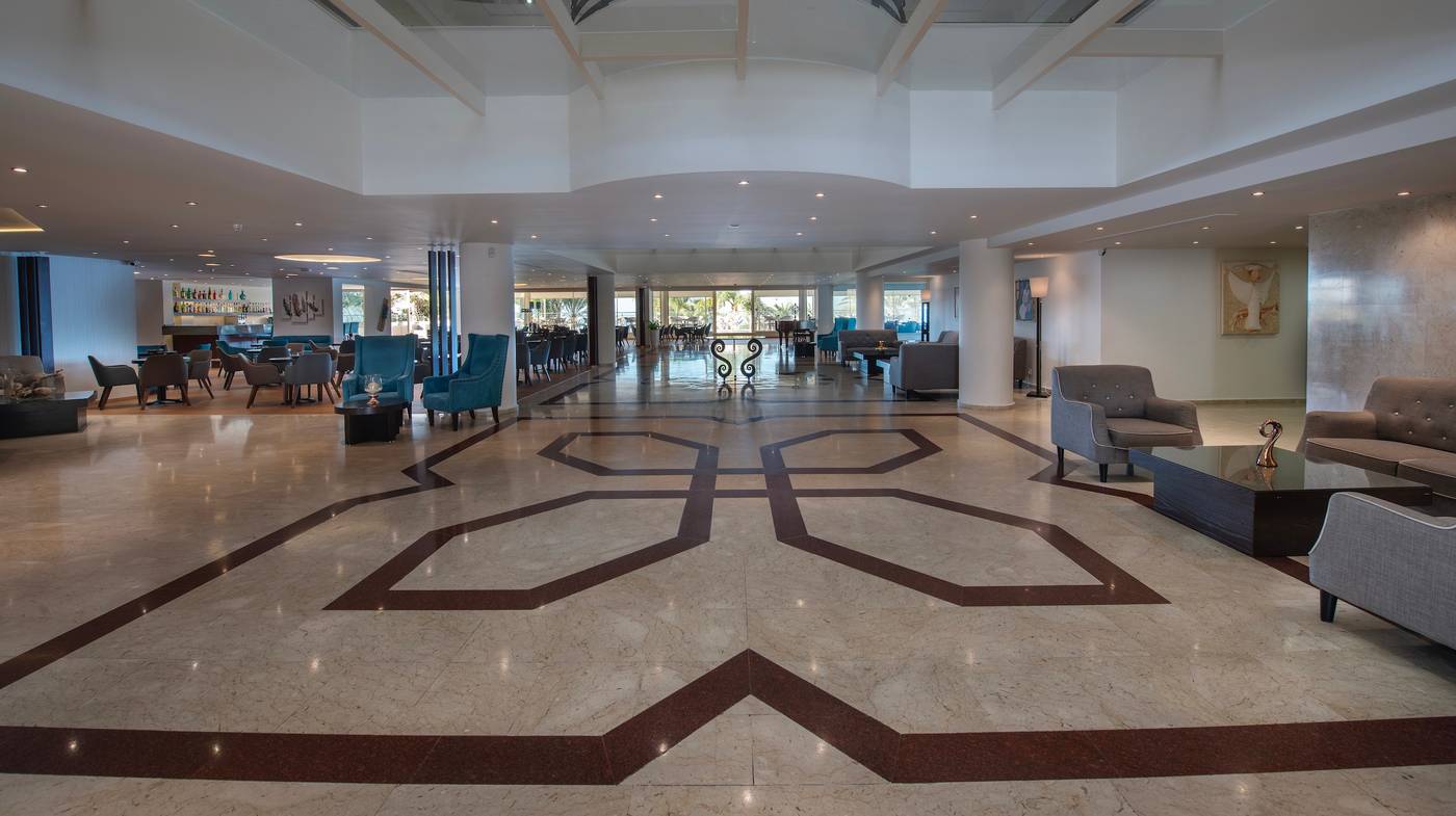 Queens-Bay-Hotel-Lobby-49