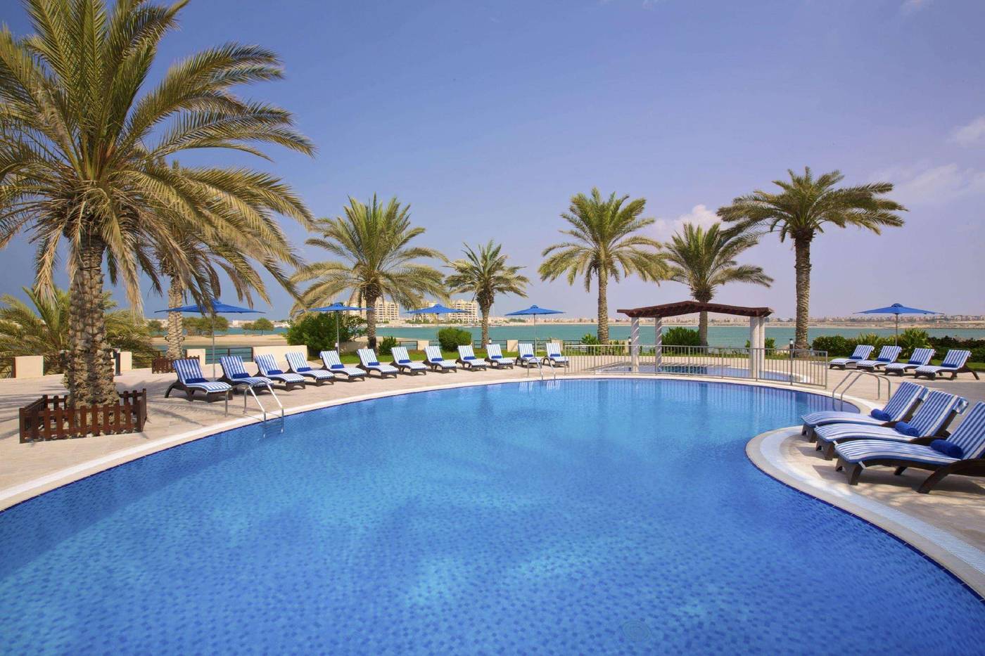 Hilton-Al-Hamra-Beach---Golf-Resort-Pool-2