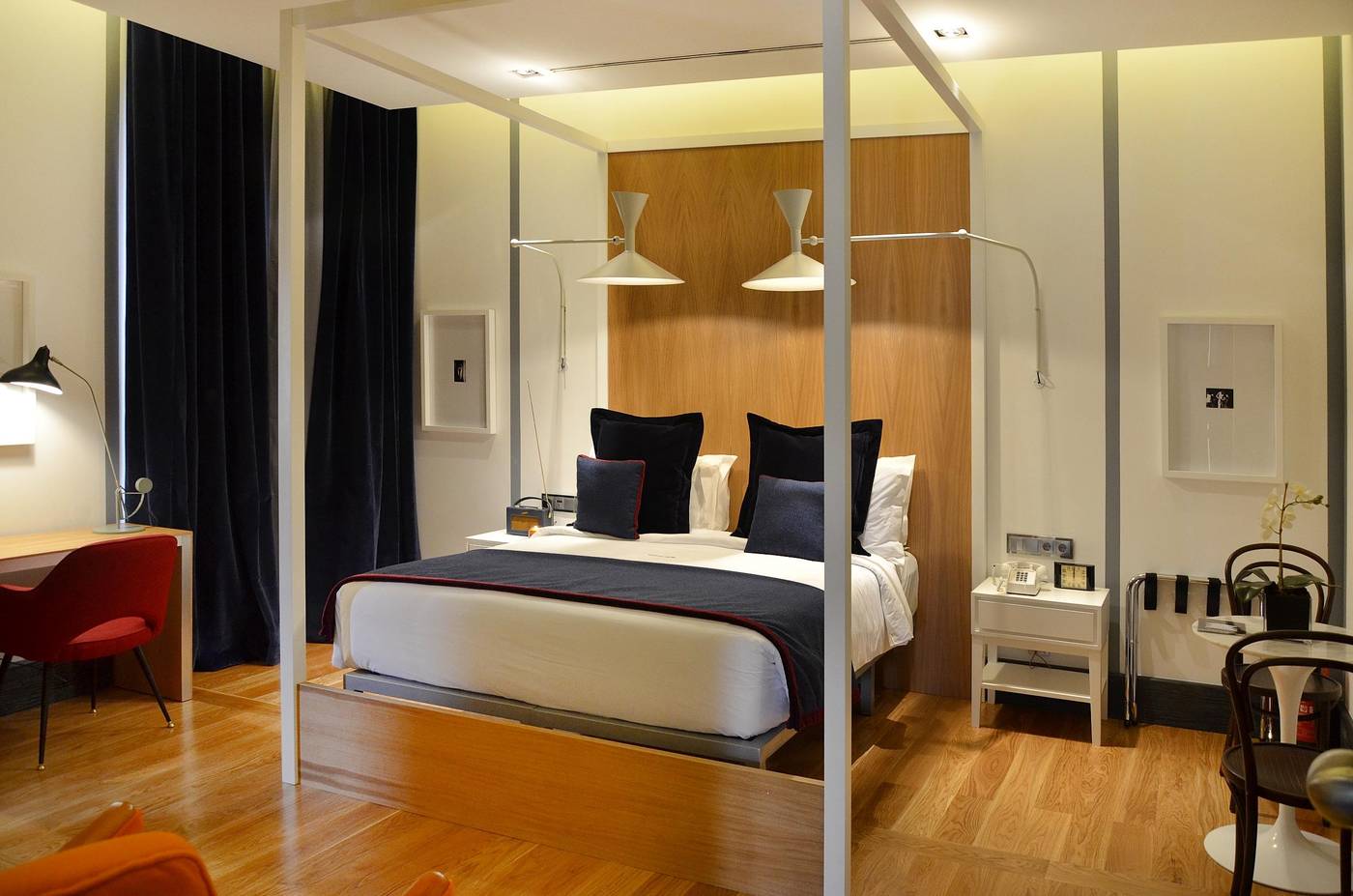 Browns-Central-Hotel-Room-4