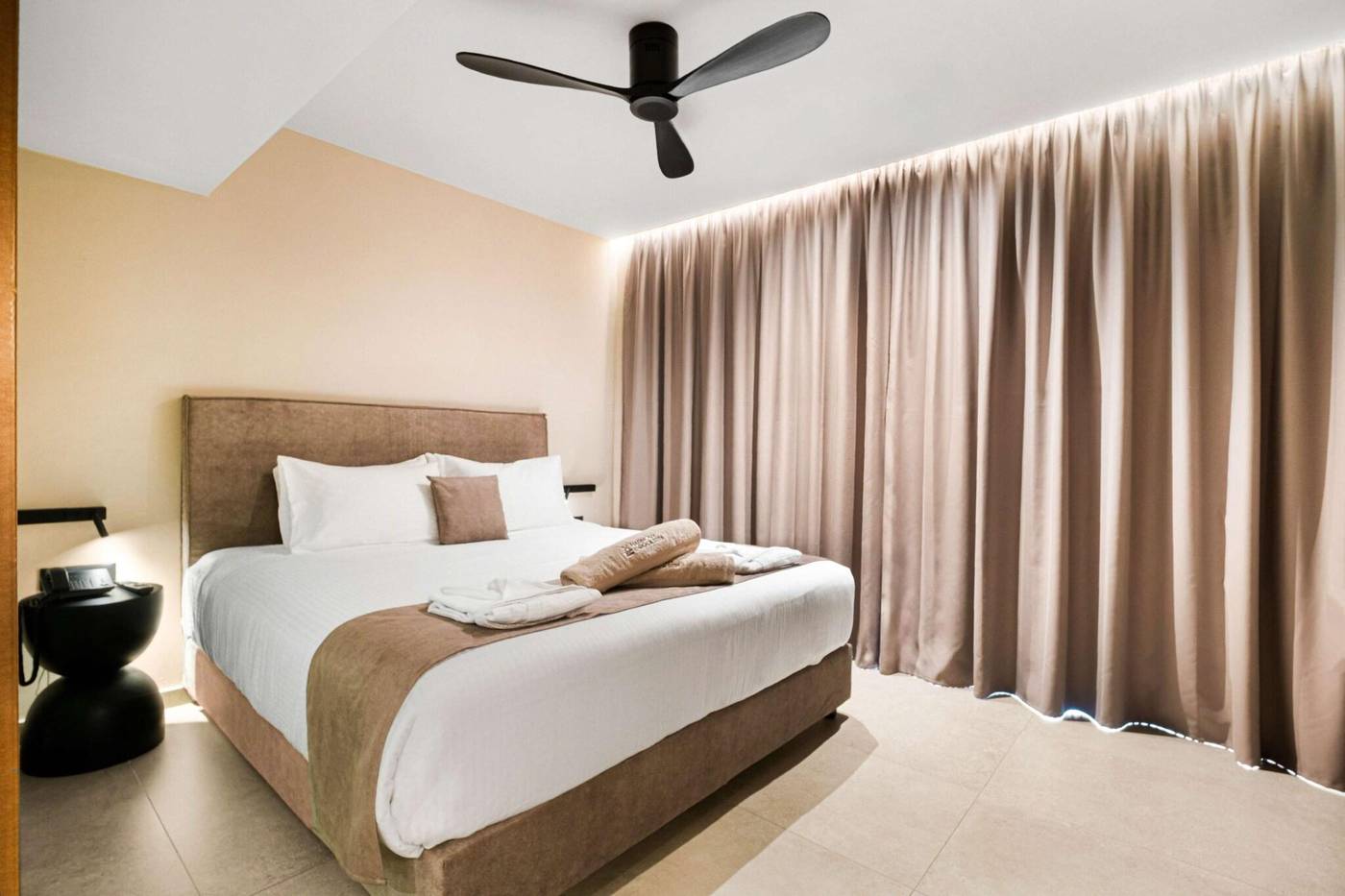 Eden-Rock-Room-29