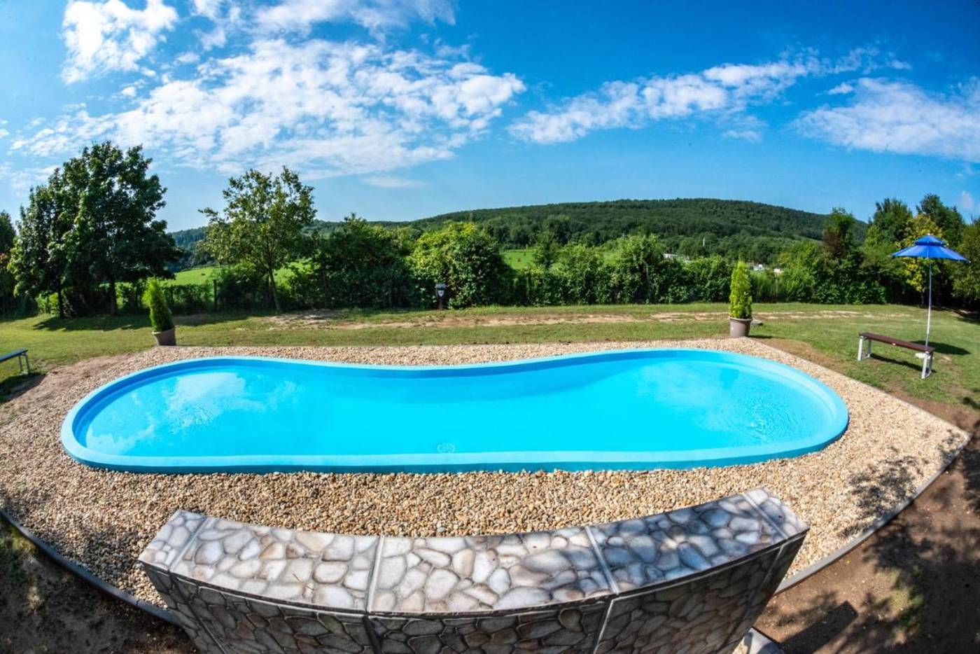 Petnehazy-Aparthotel-Pool-37