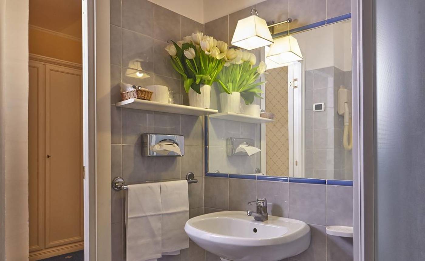 Hotel-Napoleon-Room-23