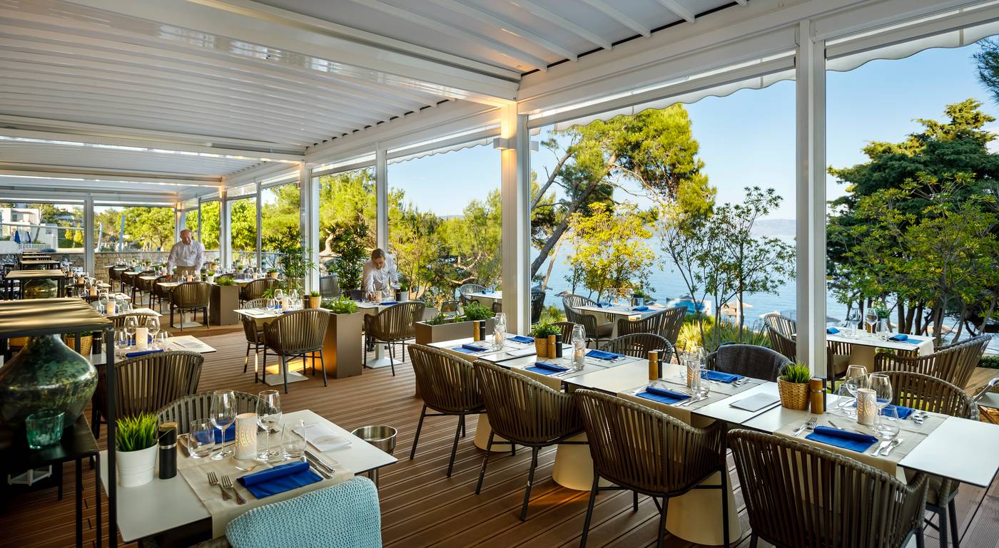 Girandella-Resort--Valamar-Collection---Adults-Restaurant-4
