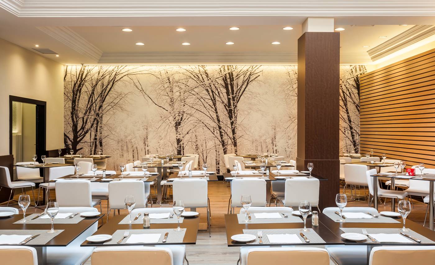 Ilunion-Suites-Madrid-----Restaurant-34