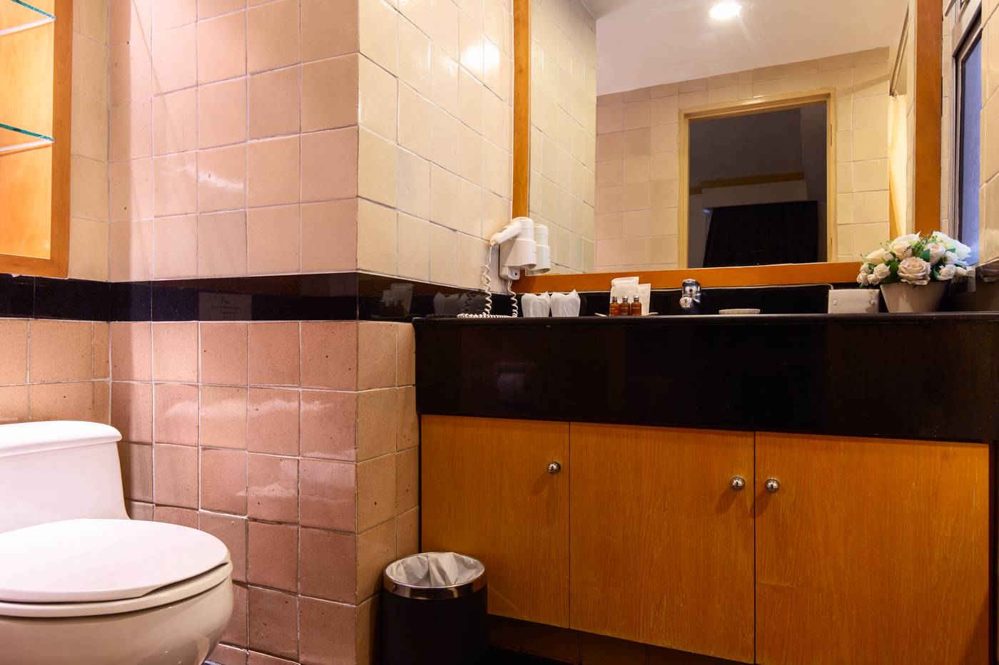 Riverfront-Bangkok-Room-35