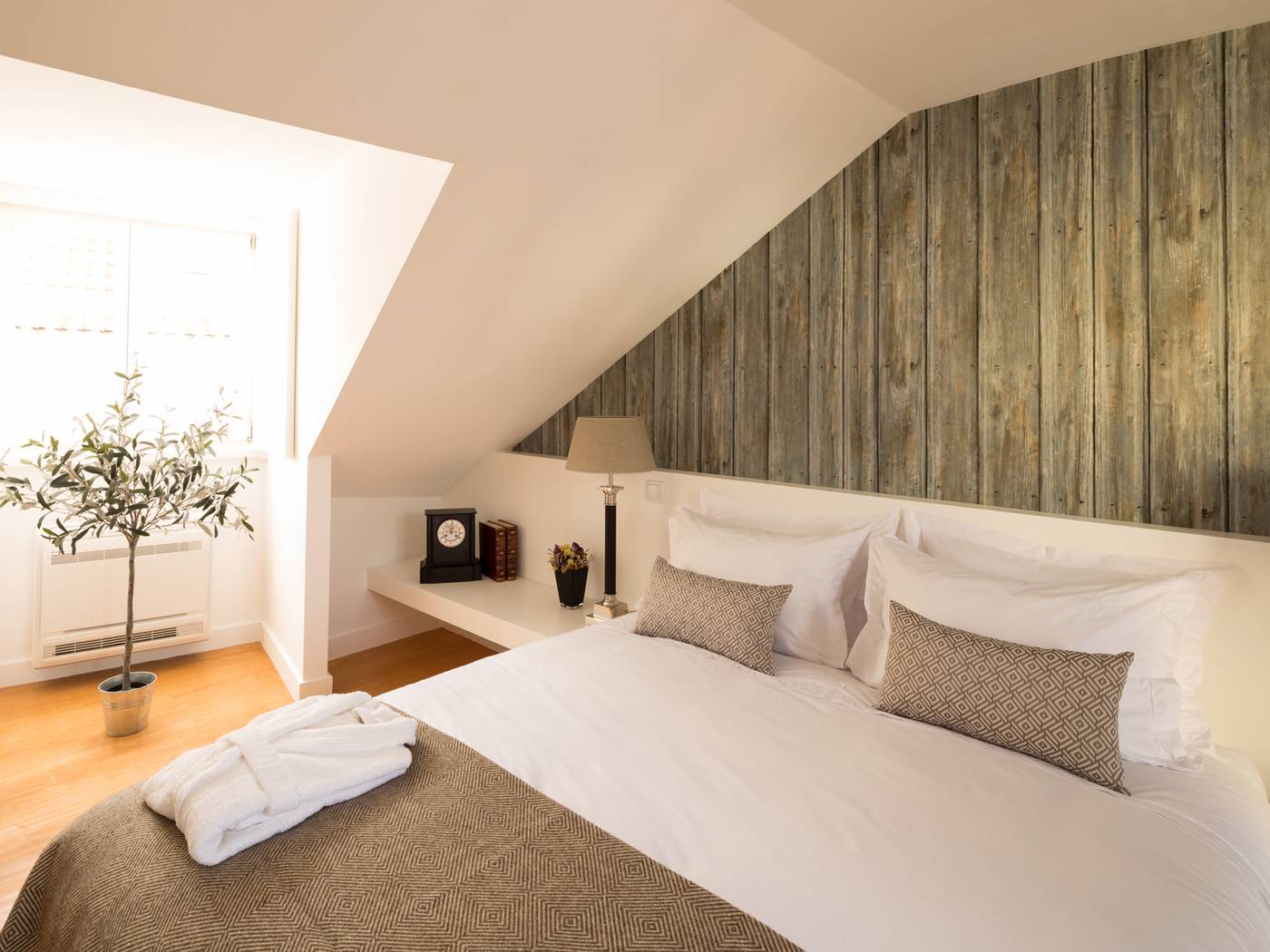 Dear-Lisbon-Charming-House-Room-22