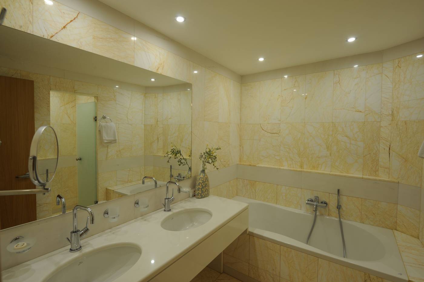 Kanapitsa-Mare-Room-48