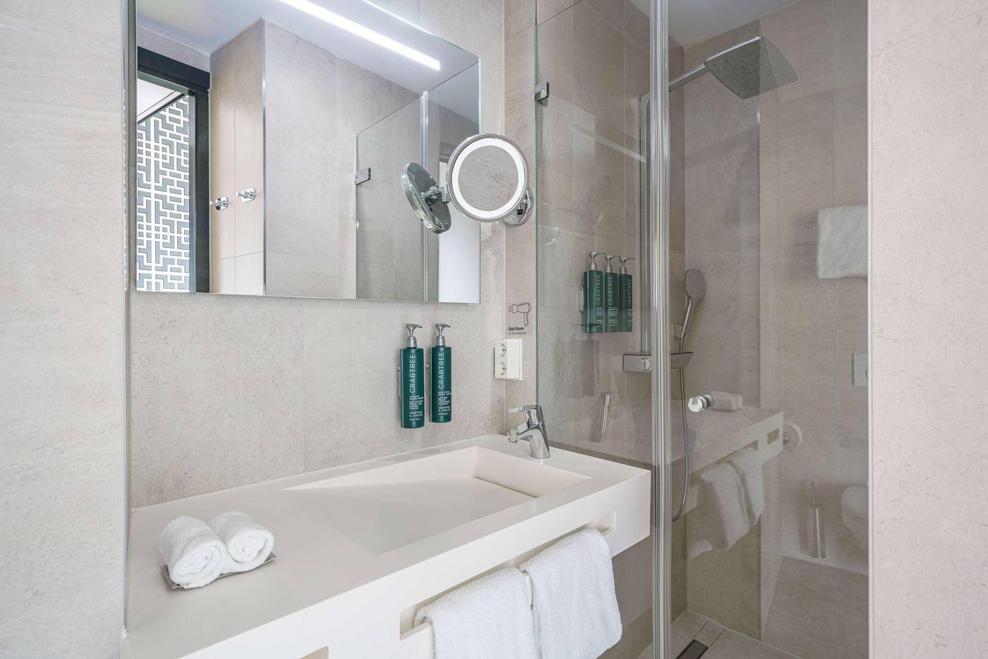 DoubleTree-by-Hilton-NDSM-Wharf-Room-63