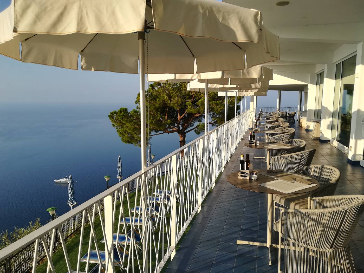 Grand-Hotel-Excelsior-Terrace-3