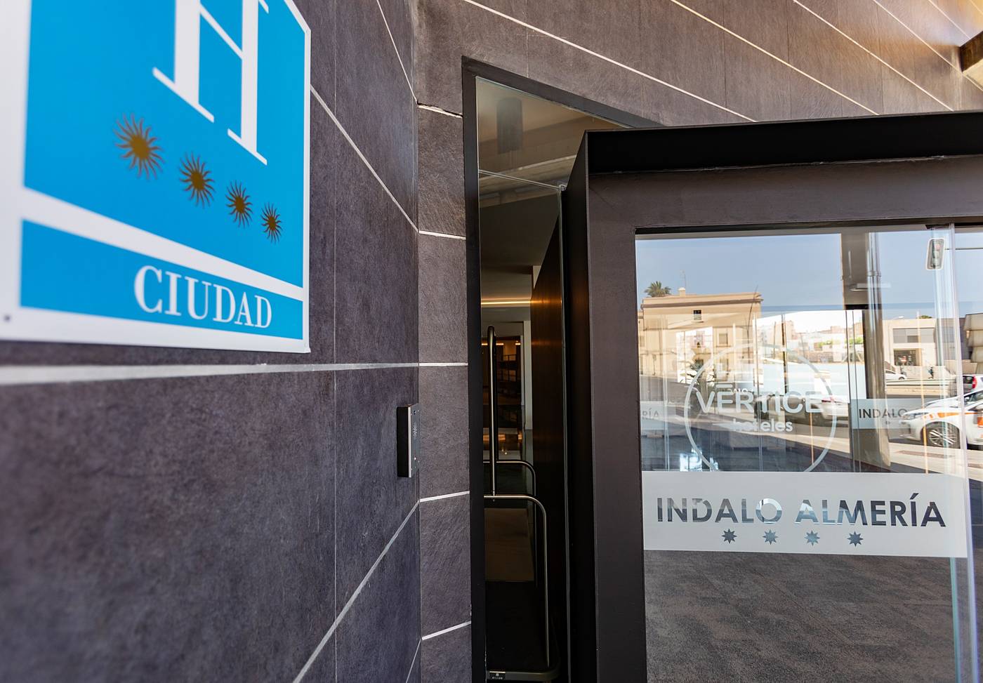 TRYP-Indalo-Almeria-Hotel-Lobby-42